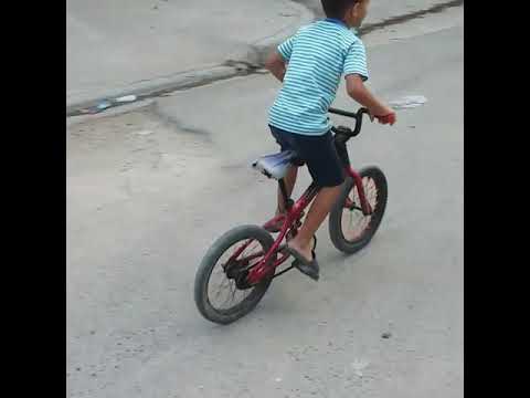 É seguro andar de crocs na moto?