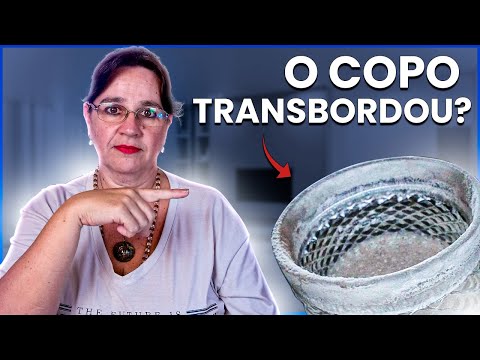 O que acontece quando um copo com água e sal grosso transborda?