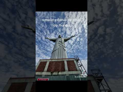 Quantos metros mede a estátua de Jesus?